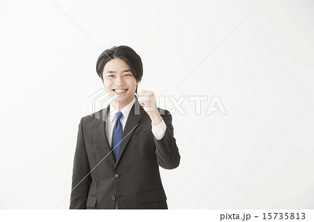 スーツ姿の男性(20代) スーツ姿の男性(20代) 15735813
