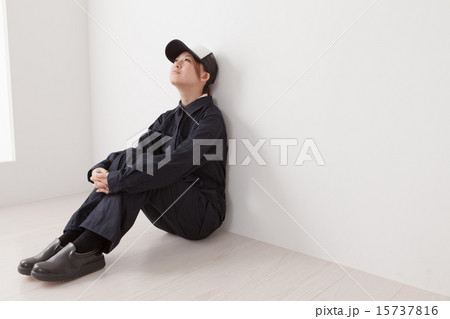 a portrait a portrait 15737816