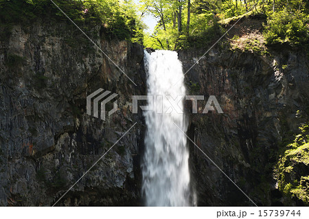 華厳の滝 15739744