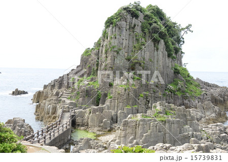越前加賀海岸国立公園・鉾島(ほこじま) 15739831