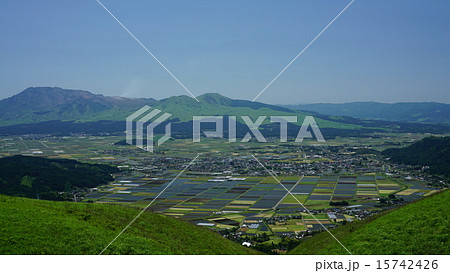 阿蘇内牧温泉と背後の五岳 阿蘇内牧温泉と背後の五岳 15742426