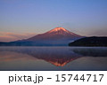 初夏の赤富士 15744717