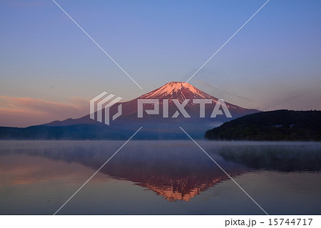 初夏の赤富士 15744717