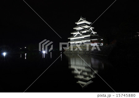 信州　国宝松本城の夜景 15745880