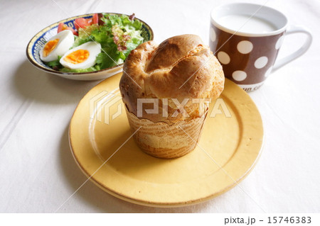 ポップオーバーの朝食 15746383