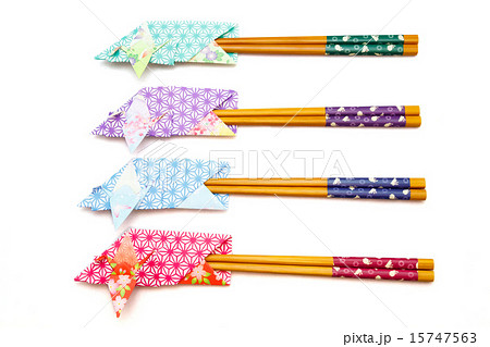 折り紙で折った鶴の箸袋の写真素材 15747563 Pixta