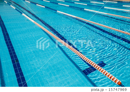 swimming pool 15747969