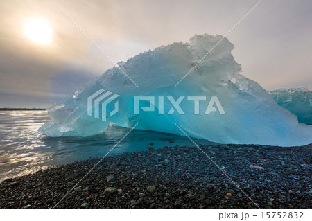 Iceberg beach Jokulsarlon Iceland 15752832