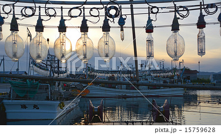 函館漁港のイカ釣り船の写真素材