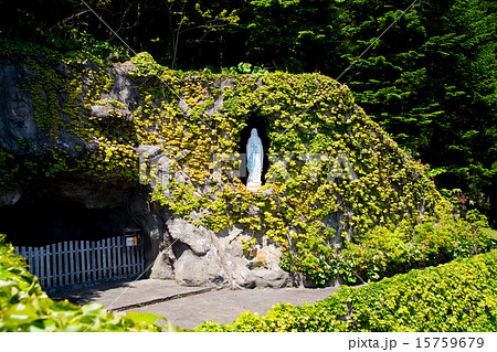 ルルドの洞窟 15759679
