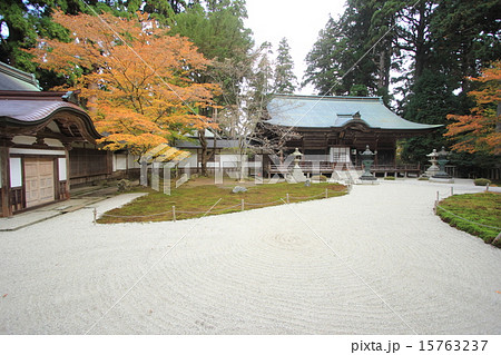 滋賀 秋の比叡山延暦寺 浄土院の写真素材