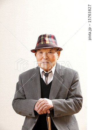 100歳の元気なおじいさん 100歳の元気なおじいさん 15763827