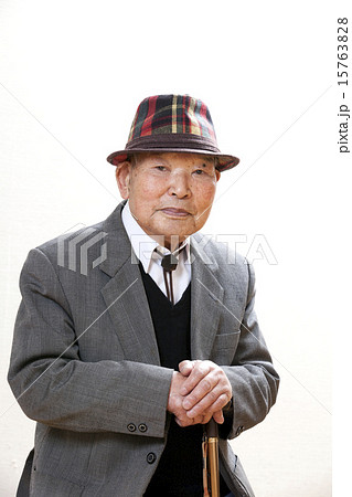 １００歳の元気なおじいさん 15763828