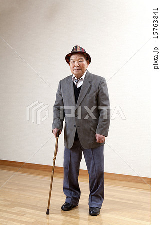 １００歳の元気なおじいさん 15763841