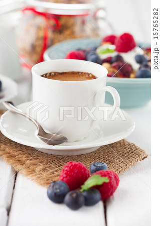 Healthy breakfast 15765282