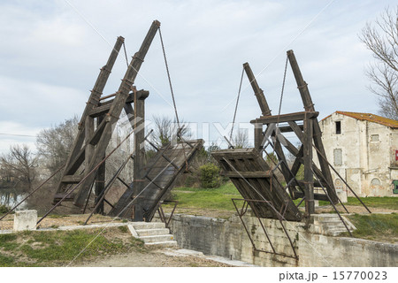 アルルの跳ね橋 15770023