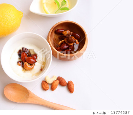 ハニーナッツとレモンのクローズアップ 15774587