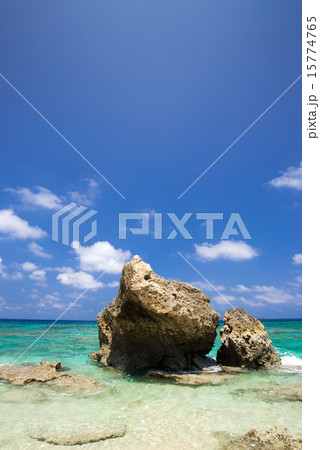 沖縄の海・コマカ島 15774765