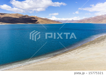 チベット ヤムドク湖(Yamdrok Lake) チベット ヤムドク湖(Yamdrok Lake) 15775321