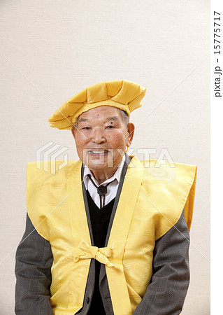100歳の元気なおじいさん 15775717