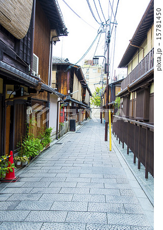 京都祇園の町並みの写真素材