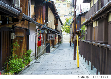 京都祇園の町並みの写真素材