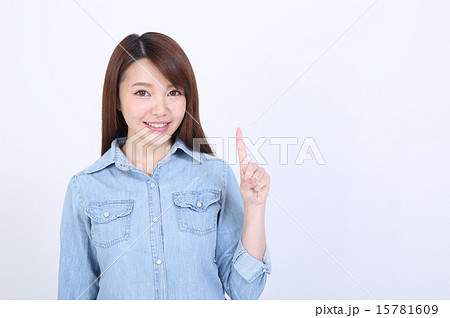 若い女性 若い女性 15781609