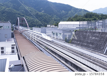 時速500kmで走行する　リニア中央新幹線　L0系 15784358