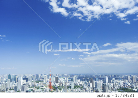 快晴青空　東京タワーと東京都心の街並　2015年5月撮影　湾岸エリアに多くの高層ビルが竣工 15784531