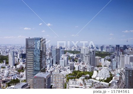 東京スカイツリーと皇居　丸ノ内を望む　2015年5月 15784561