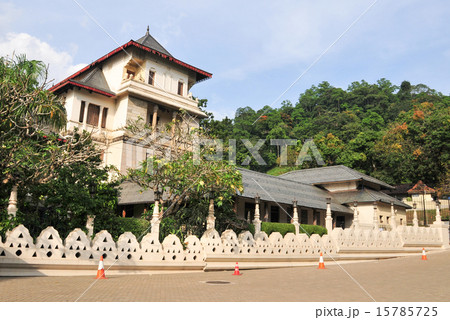 Old English colonial style houses 15785725