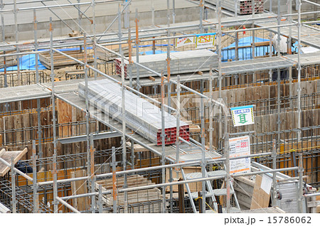 建物の建設工事現場 15786062