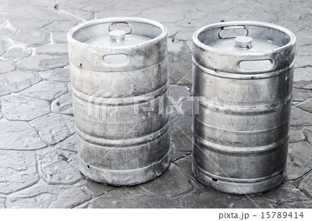 Used aluminum kegs, small barrels with beer 15789414