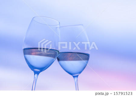 ワインで乾杯 15791523