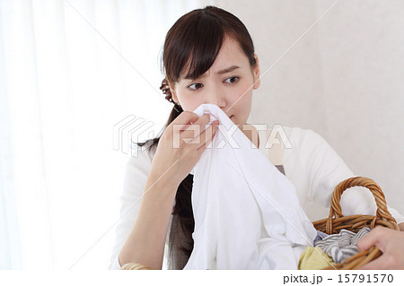 洗濯物が匂う 洗濯物が匂う 15791570