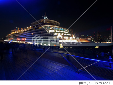 客船クイーン・エリザベス横浜港寄港 客船クイーン・エリザベス横浜港寄港 15793221