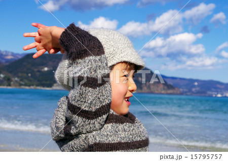 さわやかな海と子供 さわやかな海と子供 15795757