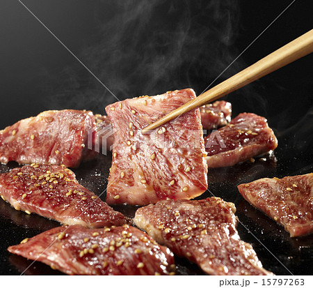 焼肉　焼き始め 15797263