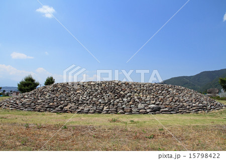 長野県史跡・針塚古墳・墳丘南東側 15798422