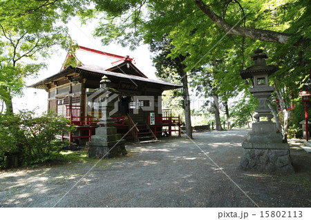 鼻顔稲荷神社（神楽殿：佐久市） 15802113