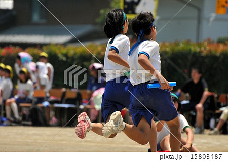 体育祭のリレーの写真素材