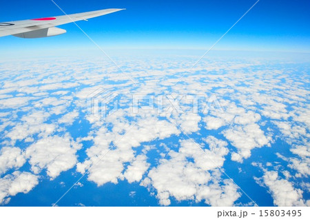 飛行機から雲の眺め 15803495