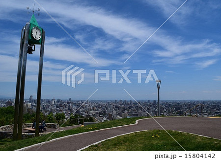 旭山記念公園から見る札幌市の街並み 15804142