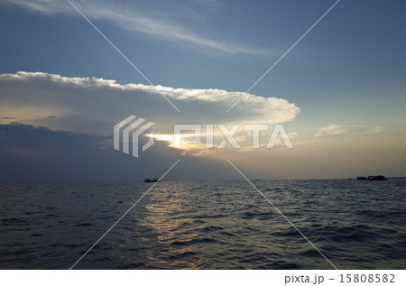 トンレサップ湖 トンレサップ湖 15808582