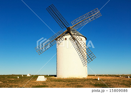 windmill in day time 15809086