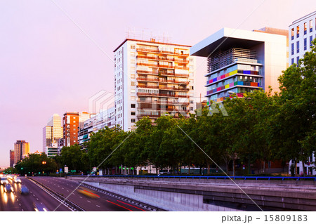 Paseo de la Castellana in dusk time 15809183