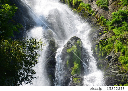 怒涛神庭の滝3(岡山県真庭市) 怒涛神庭の滝3(岡山県真庭市) 15822853