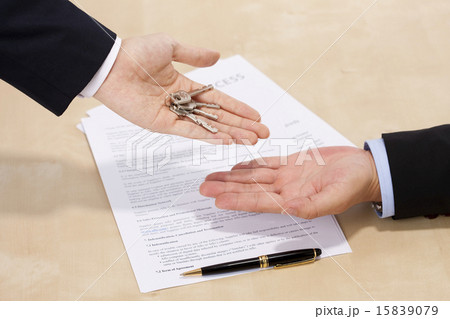 Business hands_pho131_137 15839079