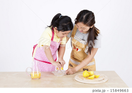 [PHO180] multicultural Family_119 15849663