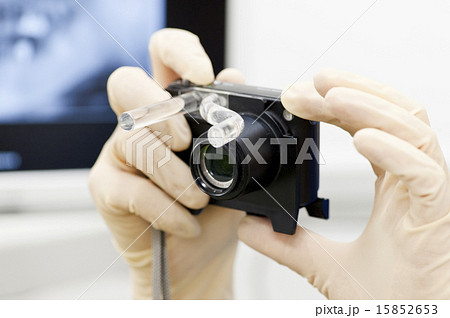 口腔内撮影シーン 15852653